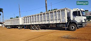 Mercedes Axor 2831 6x4 boiadeiro Julieta