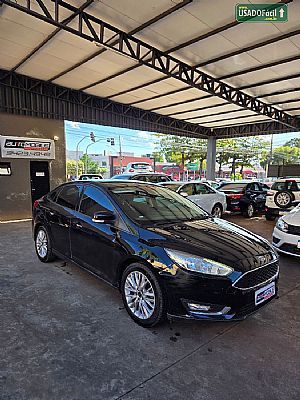 Focus Sedan Automático Flex 2016/2017 em Rondonópolis - MT