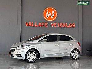 Onix Hatch Lt 1.4 Automático Flex 2017/2018 em Sorriso - MT