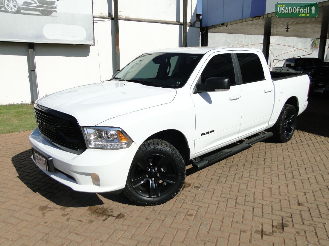 RAM Ram Classic Laramie Night Edition CD 5.7 4X4 Automático 2023/2023 — foto 2 de 11