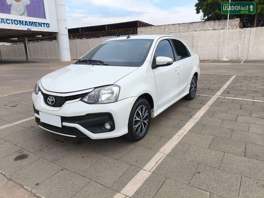 Toyota Etios Sedan Platinum 1.5 Automático Flex 2016/2017 — foto 2 de 11