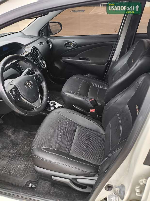 Toyota Etios Sedan Platinum 1.5 Automático Flex 2016/2017 — foto 8 de 11