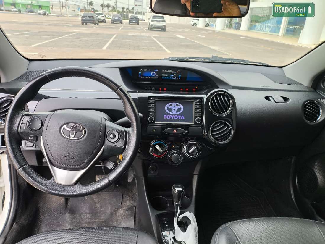 Toyota Etios Sedan Platinum 1.5 Automático Flex 2016/2017 — foto 10 de 11