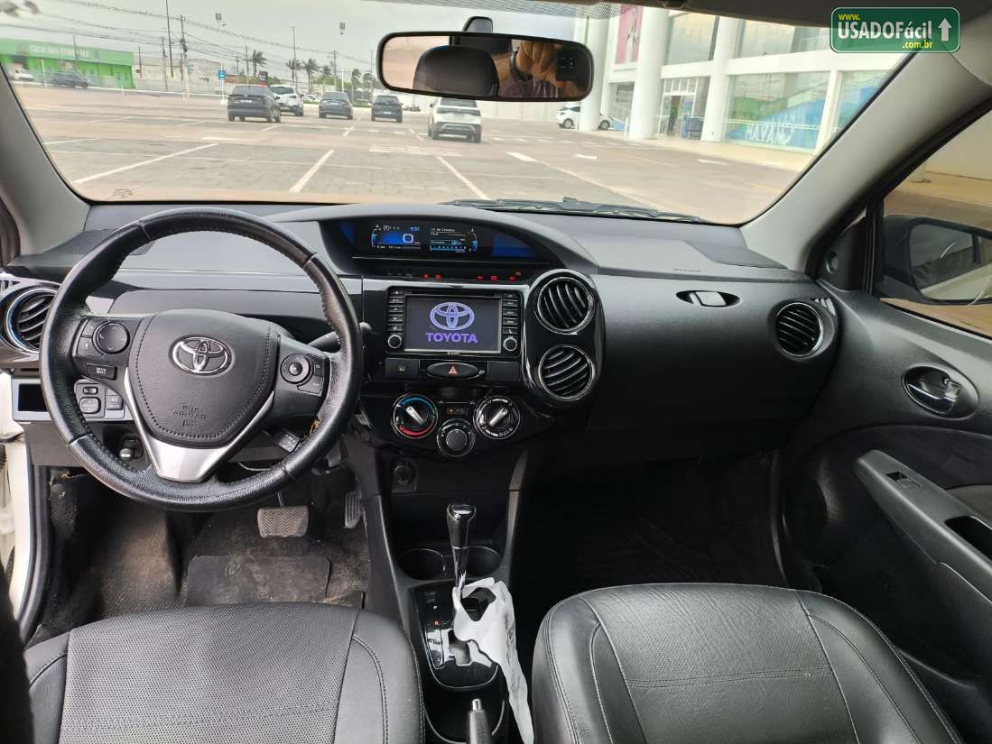 Toyota Etios Sedan Platinum 1.5 Automático Flex 2016/2017 — foto 11 de 11