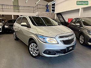 Onix Hatch Lt 1.4 Mecânico Flex 2014/2014 em Cuiabá - MT