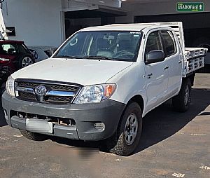 Hilux Cd 2.5 D4-d 4x2 Turbo Diesel 2008/2008 em Tangará da Serra - MT