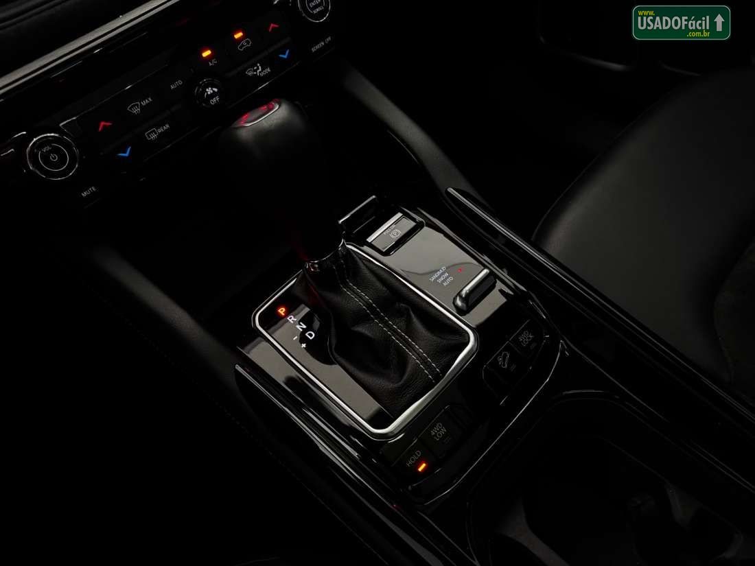 JEEP Commander BLACKHAWK  2.0 4x4 Turbo Automático 2024/2025 — foto 10 de 13