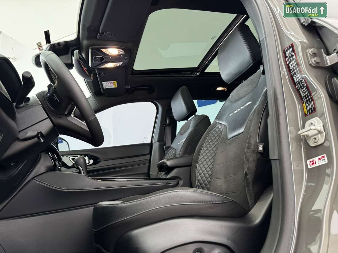 JEEP Commander BLACKHAWK  2.0 4x4 Turbo Automático 2024/2025 — foto 11 de 13
