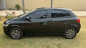 Onix Joy Hatch Black Edition 1.0 Mecânico Flex 2021/2021 em Sinop - MT