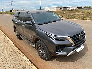 Hilux Sw4 Srx 2.8 4x4 Tdi Automático Diesel 2021/2022 em Sorriso - MT