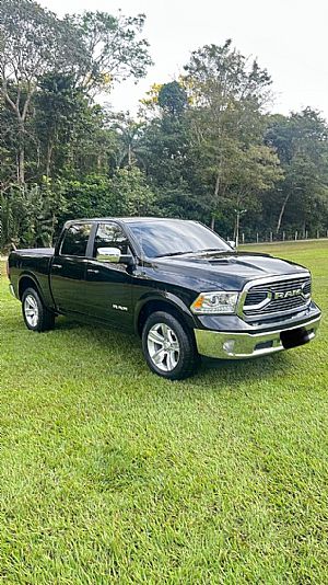 Ram Classic Laramie Cd 5.7 V8 4x4 Automático 2022/2022 em Cuiabá - MT