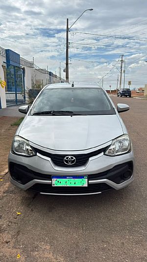 Etios Hatch X 1.3 Mecânico Flex 2017/2018 em Rondonópolis - MT