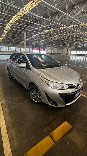 Yaris Hatch Xls Connect 1.5 Automático Flex 2021/2022 em Cuiabá - MT