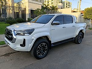 Hilux Srx Plus Cd 2.8 4x4 Automático Diesel 2023/2024 em Cuiabá - MT