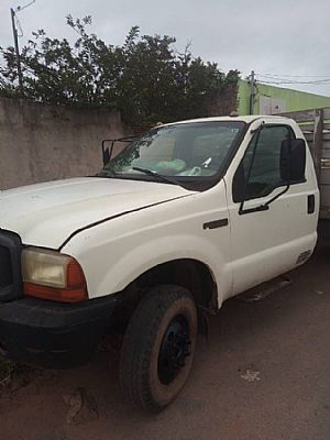 F-4000 Turbo 2p Diesel 2002/2002 em Cuiabá - MT