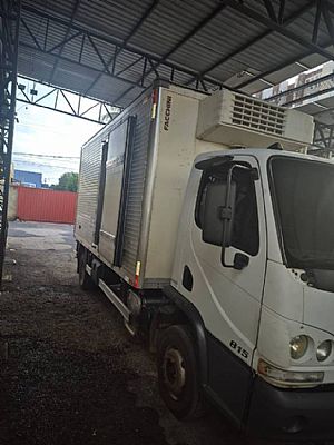 Mercedes Accelo 815 2p Diesel 2020/2020 em Cuiabá - MT