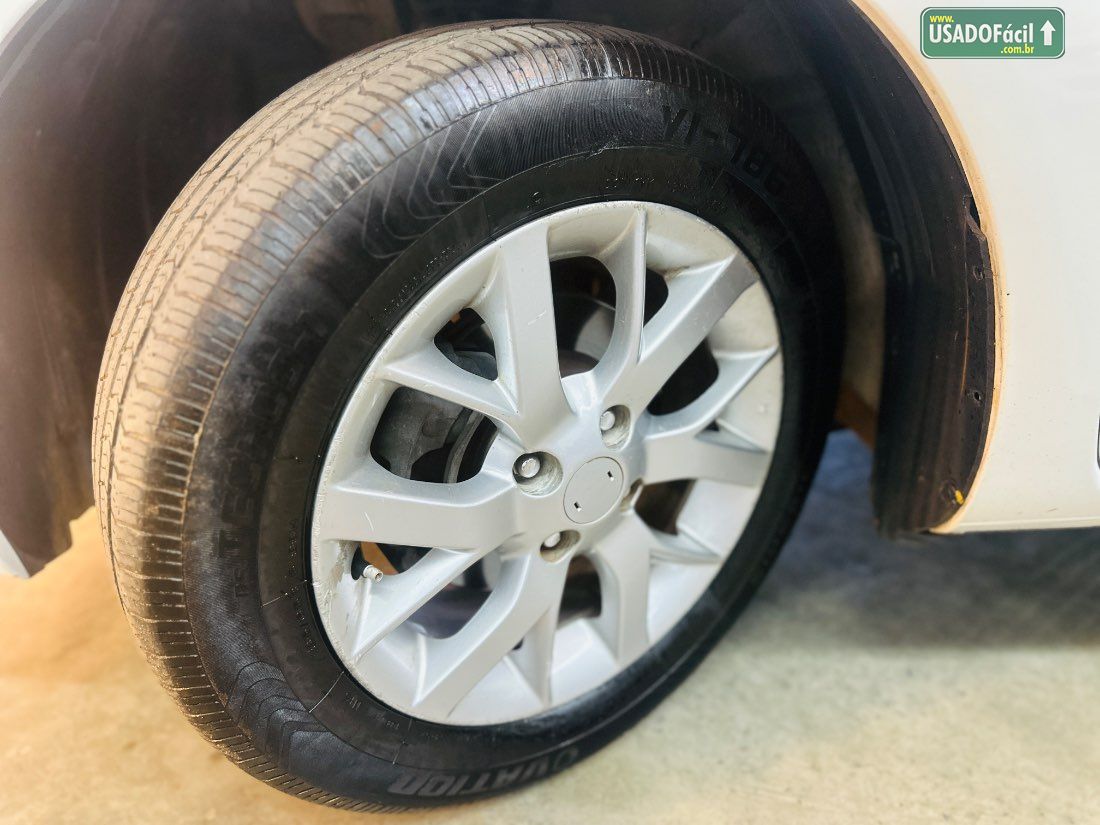 Nissan Versa SV 1.6 Automático FlexStart 2016/2017 — foto 16 de 16