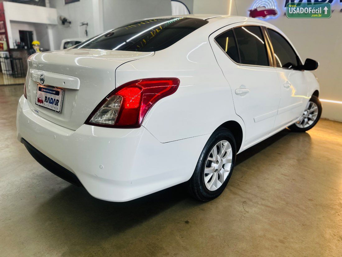 Nissan Versa SV 1.6 Automático FlexStart 2016/2017 — foto 6 de 16