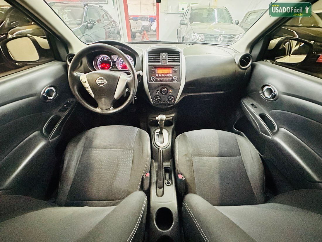 Nissan Versa SV 1.6 Automático FlexStart 2016/2017 — foto 9 de 16