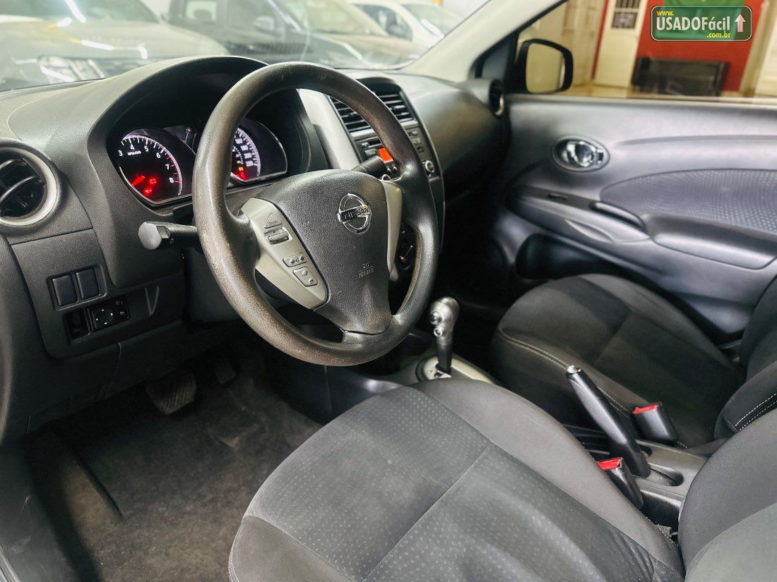 Nissan Versa SV 1.6 Automático FlexStart 2016/2017 — foto 7 de 16