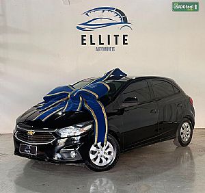 Onix Hatch Lt 1.0 Mecânico Flex 2016/2017 em Cuiabá - MT