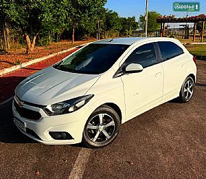 Onix Hatch Lt 1.4 Mecânico Flex 2017/2018 em Primavera do Leste - MT