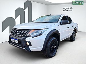 L200 Triton Outdoor Glx Cd 2.4 4x4 Mecânico Diesel 2023/2024 em Várzea Grande - MT