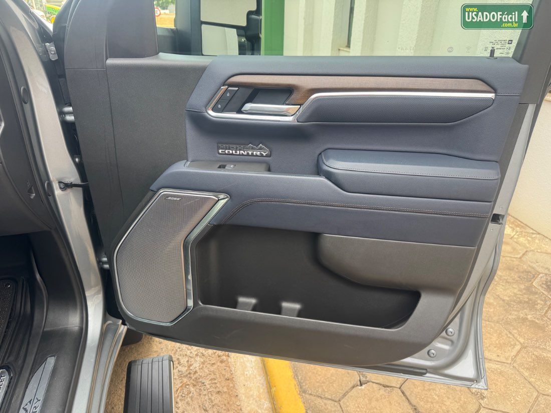 CHEVROLET/GM Silverado High Country 5.3 V8 AWD Automático 2024/2025 — foto 20 de 31