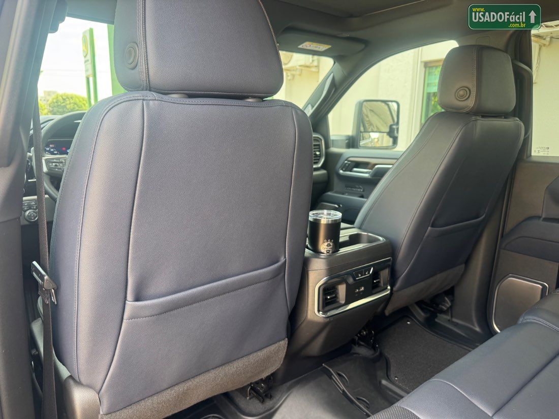 CHEVROLET/GM Silverado High Country 5.3 V8 AWD Automático 2024/2025 — foto 26 de 31