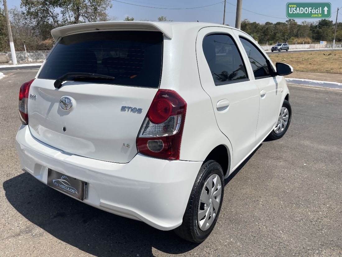 Toyota Etios Hatch X 1.3 Mecânico Flex 2018/2019 — foto 3 de 11