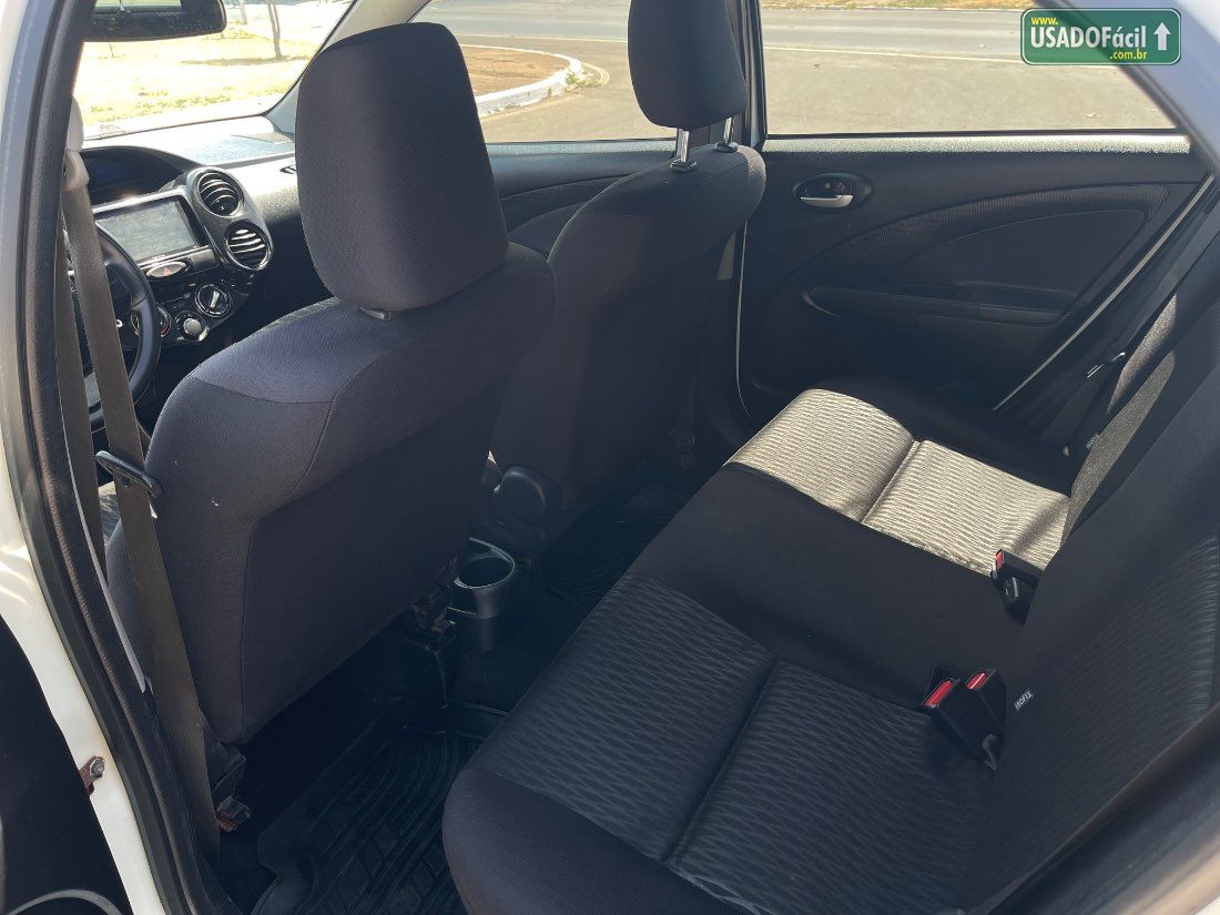 Toyota Etios Hatch X 1.3 Mecânico Flex 2018/2019 — foto 9 de 11