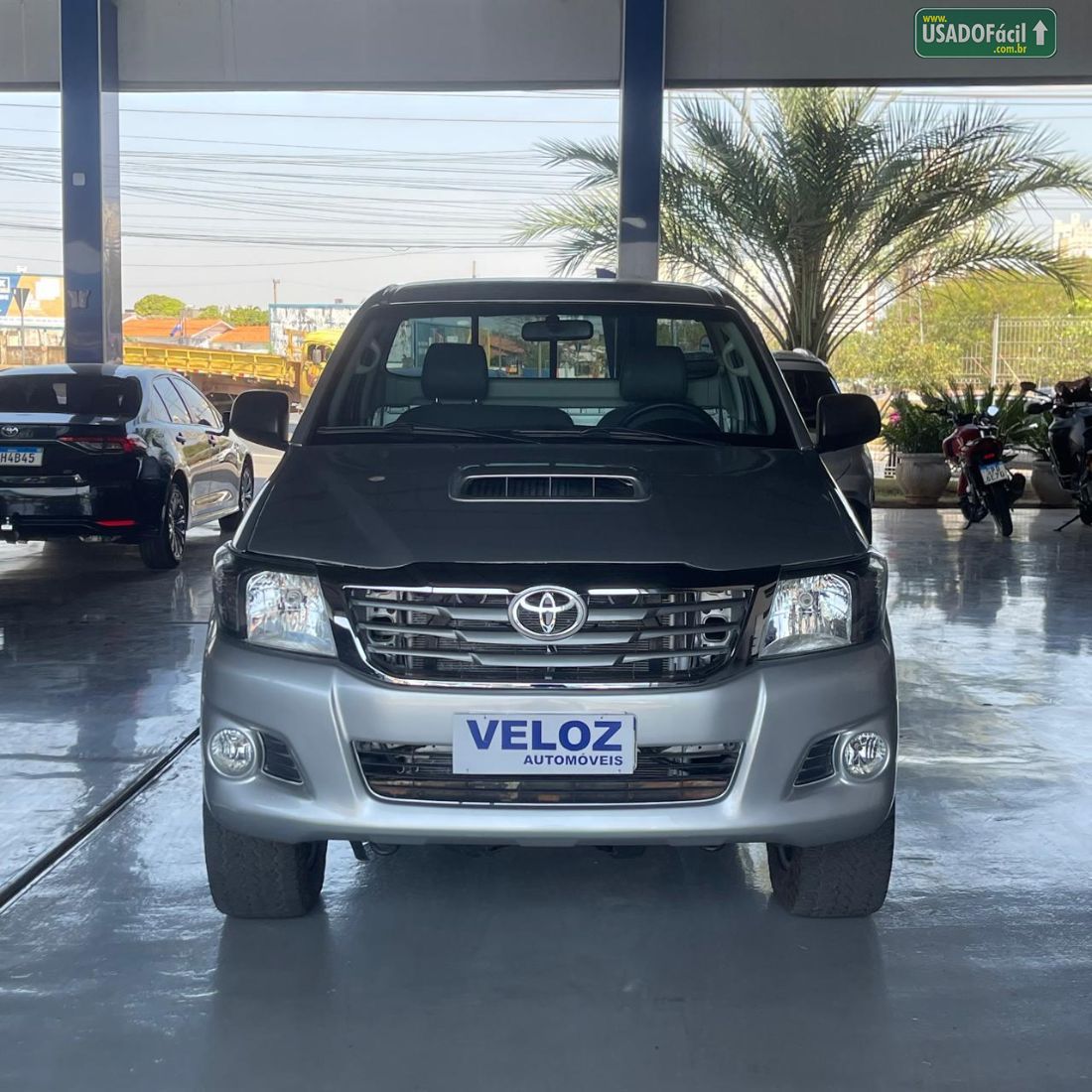 Toyota Hilux CS D4-D 3.0 4x4 TDI Mecânico Diesel 2012/2013 — foto 2 de 8