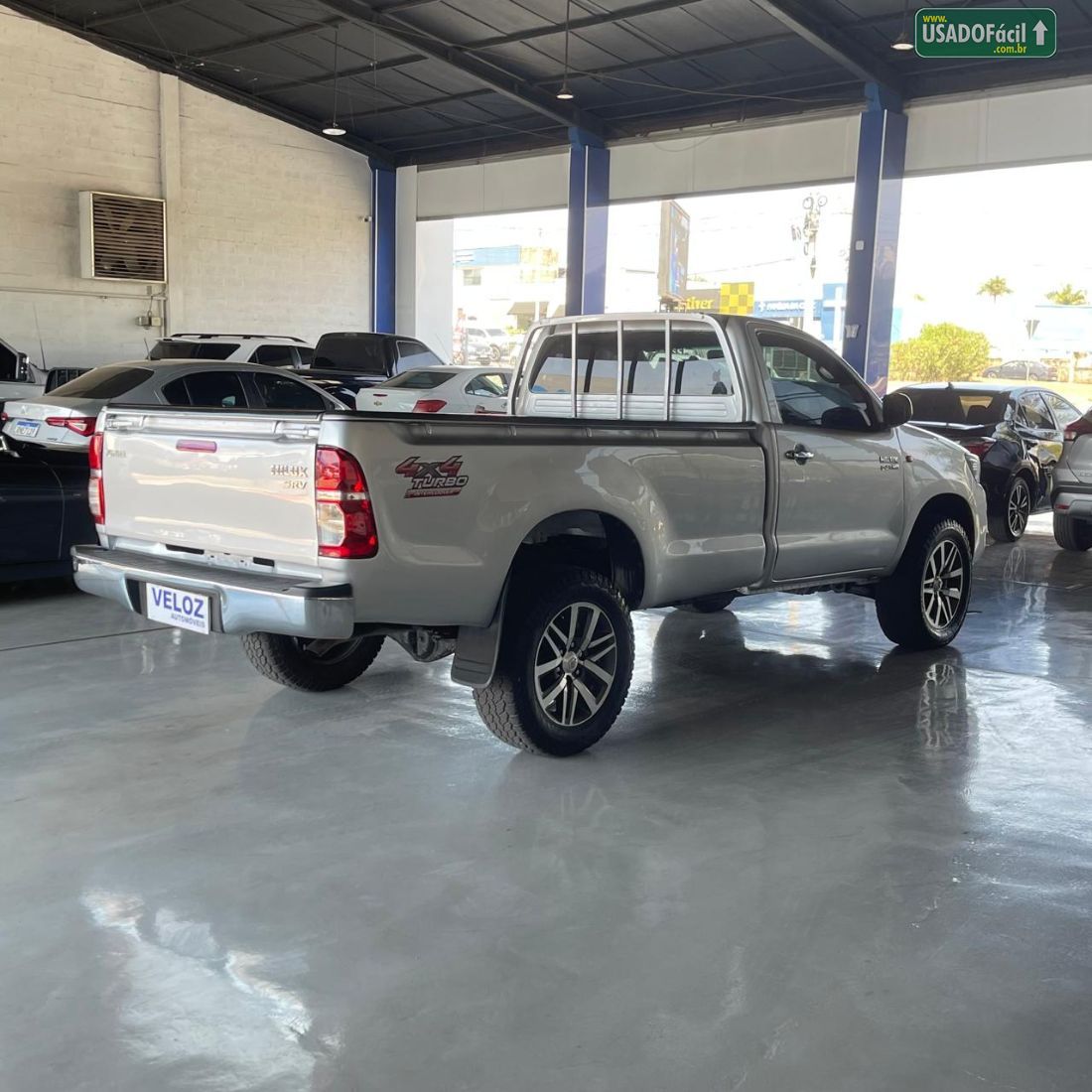 Toyota Hilux CS D4-D 3.0 4x4 TDI Mecânico Diesel 2012/2013 — foto 6 de 8