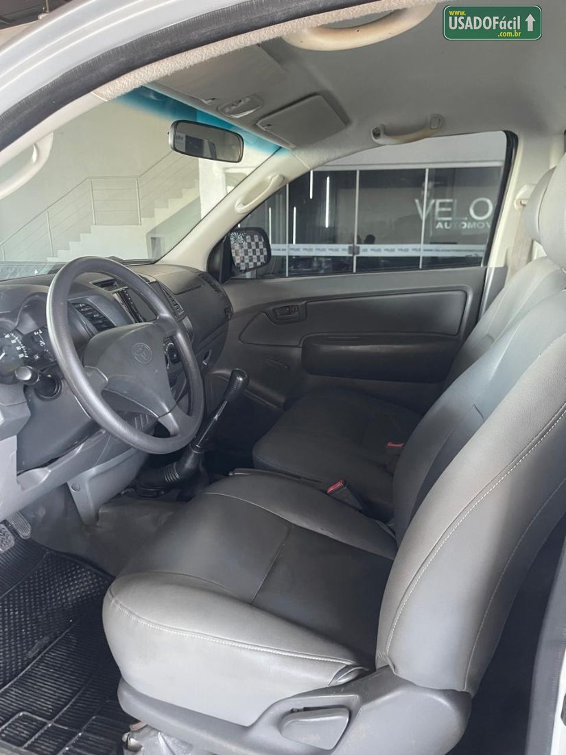Toyota Hilux CS D4-D 3.0 4x4 TDI Mecânico Diesel 2012/2013 — foto 8 de 8