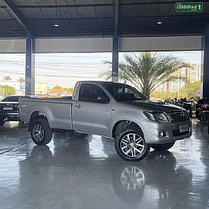 Hilux Cs D4-d 3.0 4x4 Tdi Mecânico Diesel 2012/2013 em Cuiabá - MT