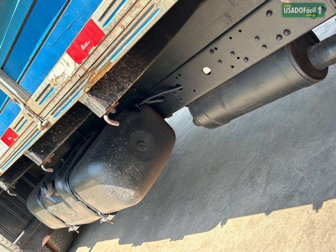 FORD Cargo 815 S Turbo 2P Diesel 2011/2012 — foto 6 de 28