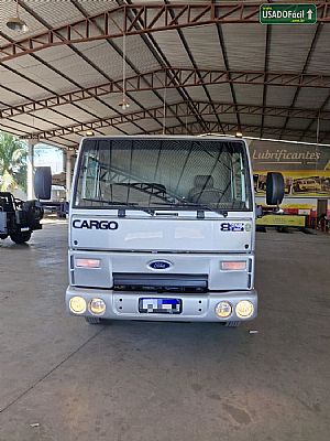 Cargo 815 S Turbo 2p Diesel 2011/2012 em Várzea Grande - MT