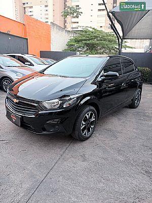 Onix Hatch Lt 1.4 Mecânico Flex 2016/2017 em Cuiabá - MT