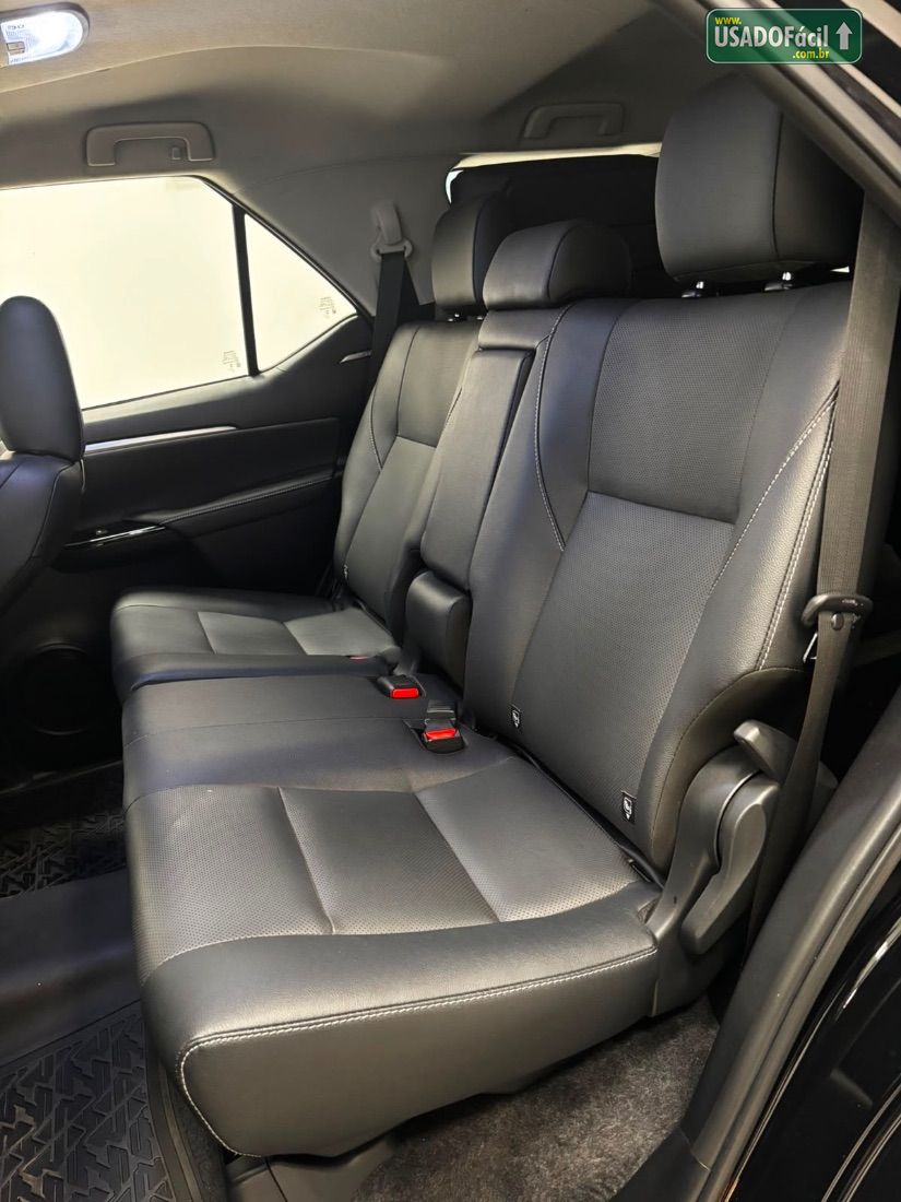 Toyota Hilux SW4 SRX Platinum 2.8 4x4 Turbo Automático Diesel 2023/2024 — foto 18 de 24