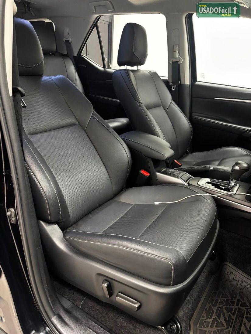 Toyota Hilux SW4 SRX Platinum 2.8 4x4 Turbo Automático Diesel 2023/2024 — foto 21 de 24