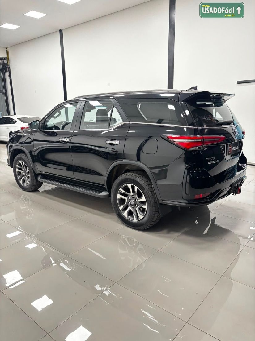 Toyota Hilux SW4 SRX Platinum 2.8 4x4 Turbo Automático Diesel 2023/2024 — foto 3 de 24