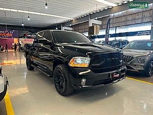 Ram Classic Laramie Cd 5.7 V8 4x4 Automático 2022/2022 em Várzea Grande - MT