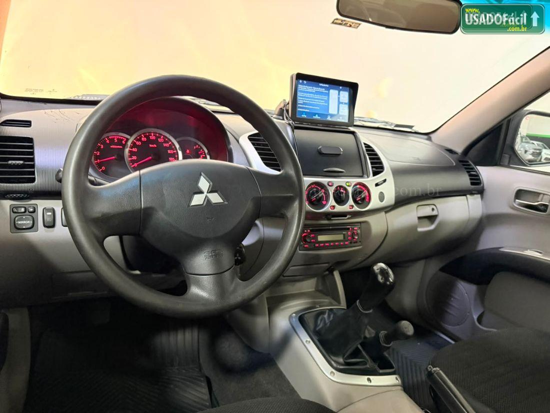 MITSUBISHI L200 Triton GLS CD 3.2 Turbo Intercooler Mecânico Diesel 2015/2015 — foto 9 de 15
