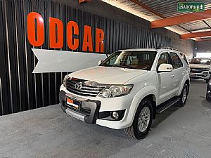 Hilux Sw4 Sr 2.7 4x2 Flex Automático 2013/2014 em Cuiabá - MT