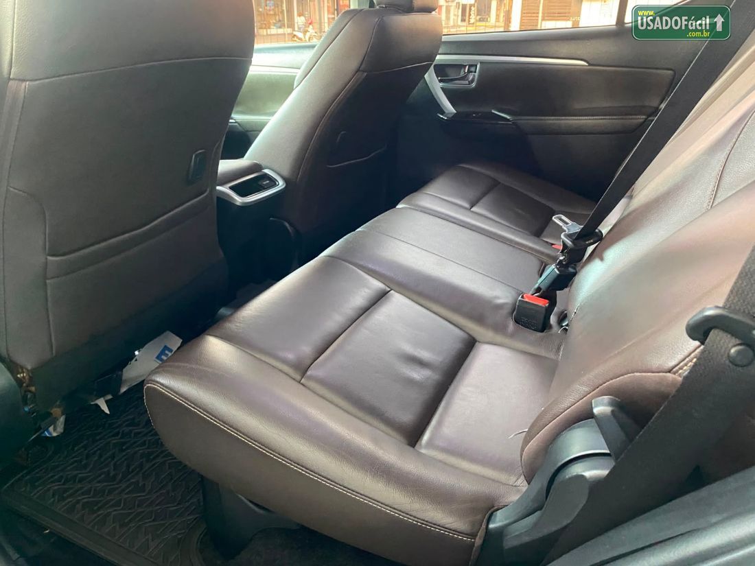 Toyota Hilux SW4 SRX 2.8 4x4 TDI Automático Diesel 2017/2017 — foto 11 de 17