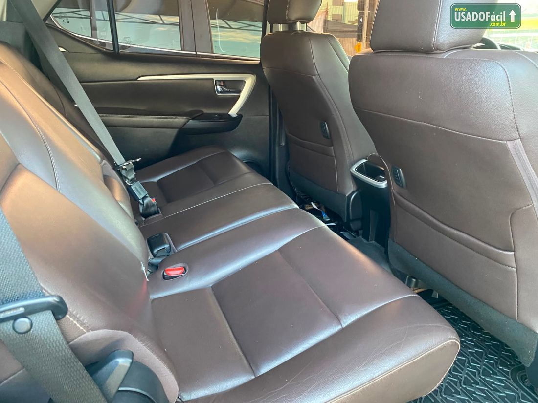 Toyota Hilux SW4 SRX 2.8 4x4 TDI Automático Diesel 2017/2017 — foto 14 de 17