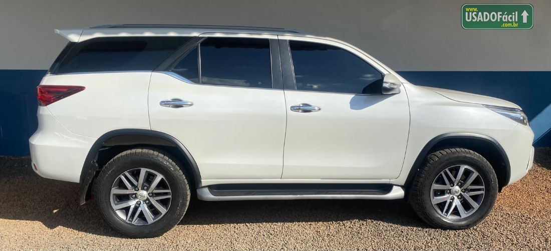 Toyota Hilux SW4 SRX 2.8 4x4 TDI Automático Diesel 2017/2017 — foto 8 de 17