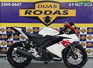 YAMAHA R15