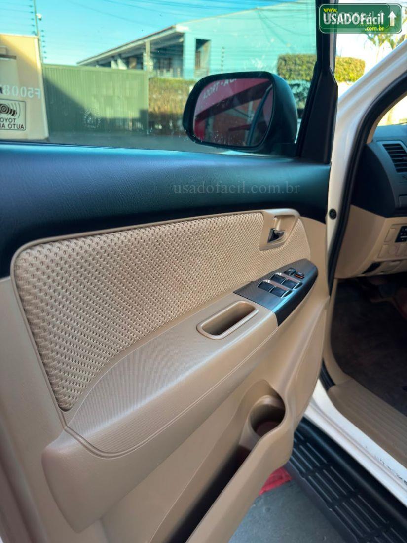TOYOTA hilux SW4 flex automático 5 LUGARES 2015/2015 — foto 11 de 14