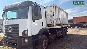Volks 26-280 E Constel. 6x4 2p (diesel)(e5) 2013/2013 em Cuiabá - MT